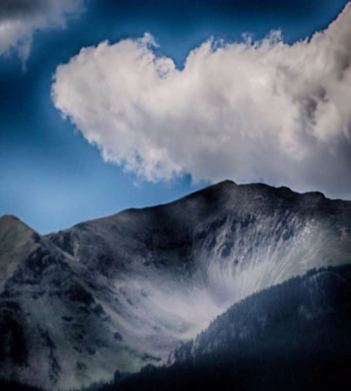 Cloud and Peak Near Eagle Nest Lake NM